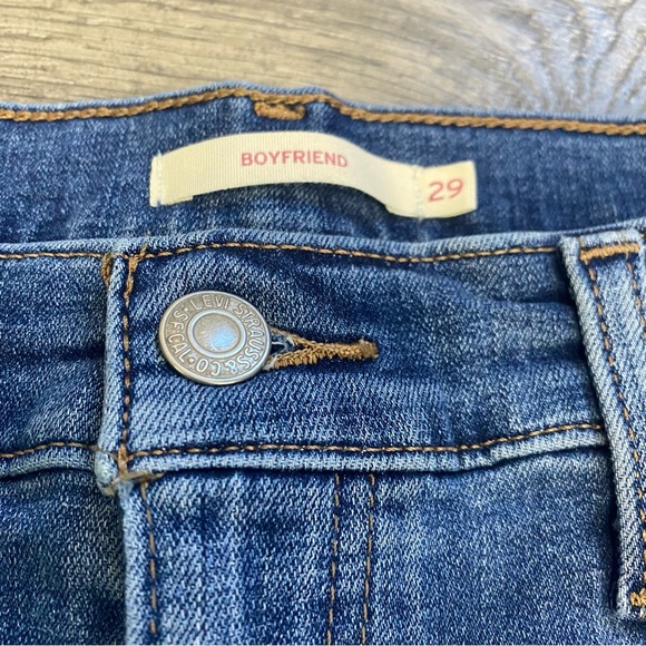 Levi’s Boyfriend Jeans - Picture 2 of 3